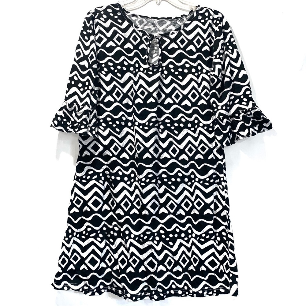 Pleats Collection Black & White Top/Tunic Small